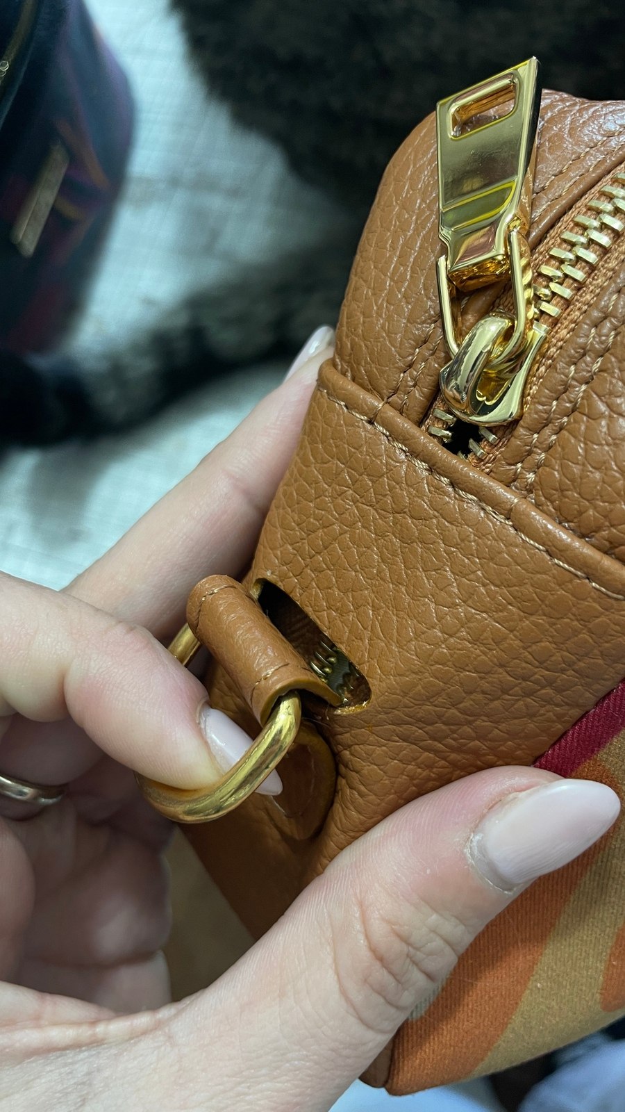 Tracolla Florence cuoio e stampa Riverside: prezzo speciale per piccolo difetto