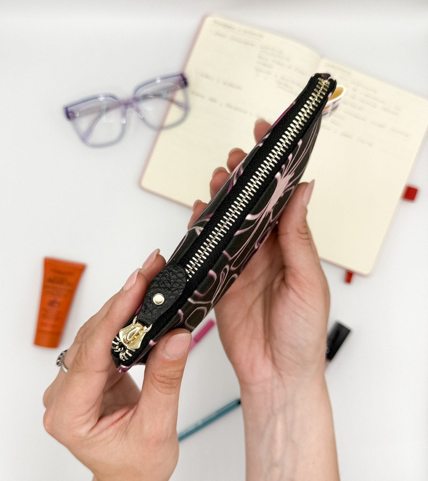 Pochette WONDER MINI con stampa Light bloom nero