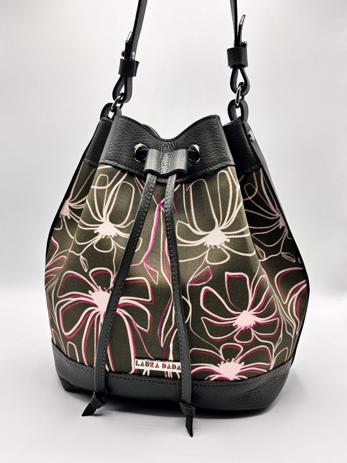 Secchiello KUSAMA verde oliva e stampa Light Bloom