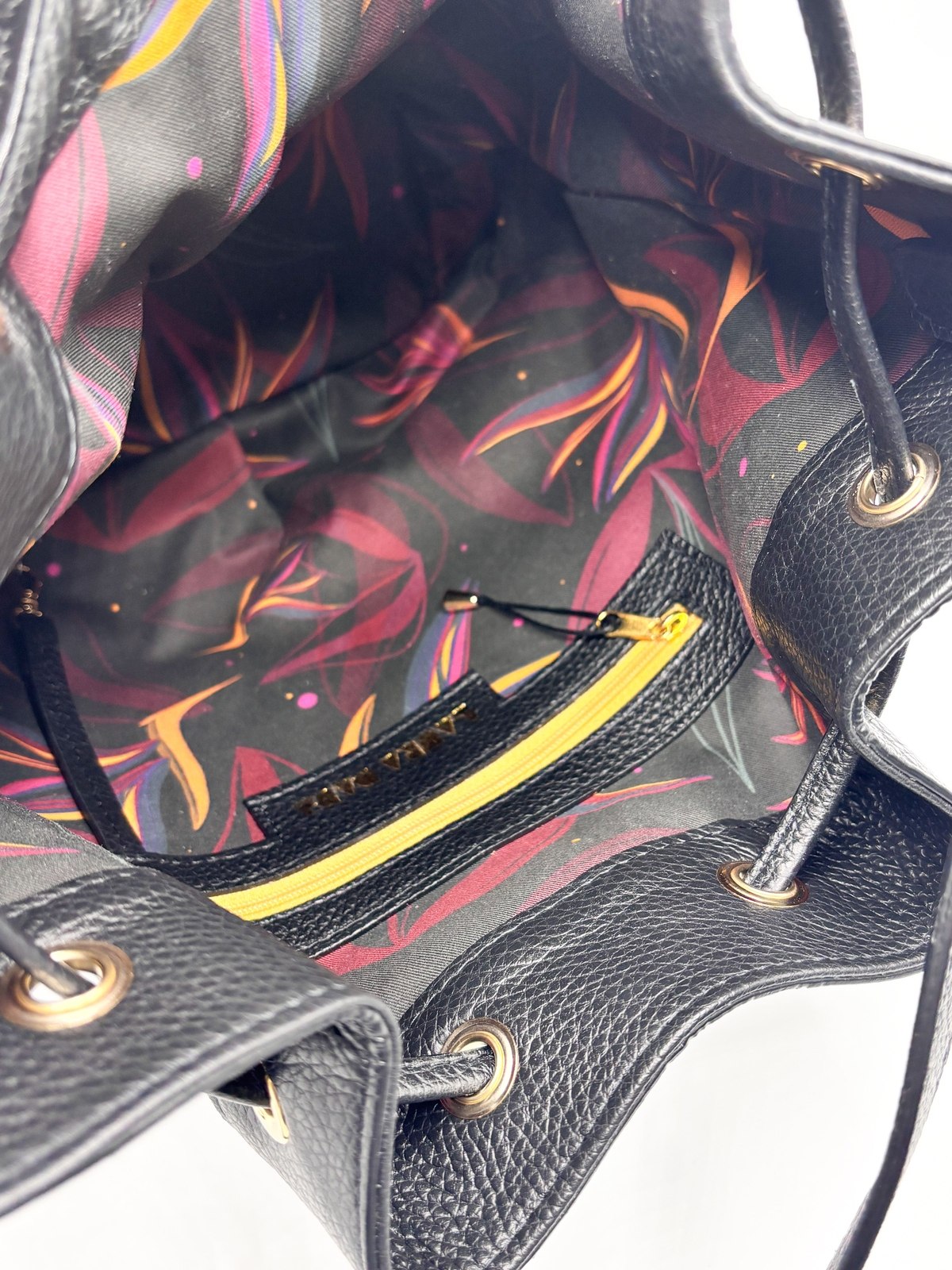 Secchiello KUSAMA nero e interno stampato STERLIZIE