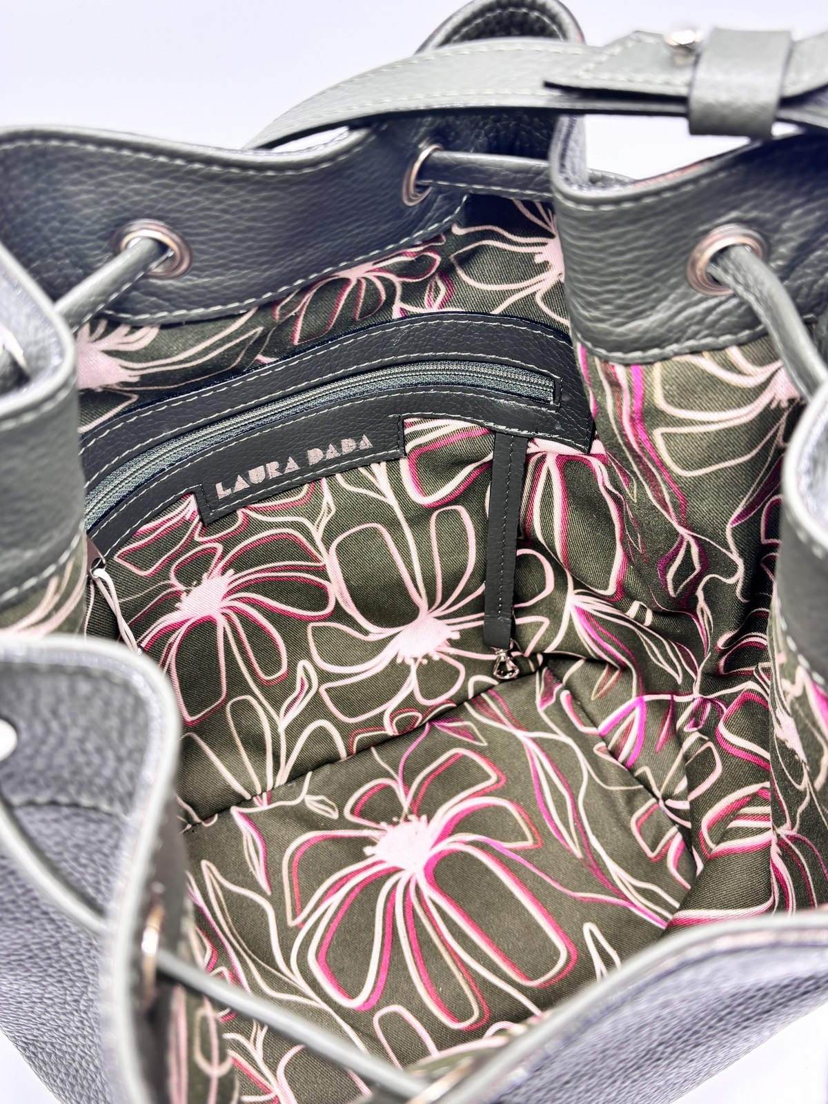 Secchiello KUSAMA verde oliva e interno Light Bloom