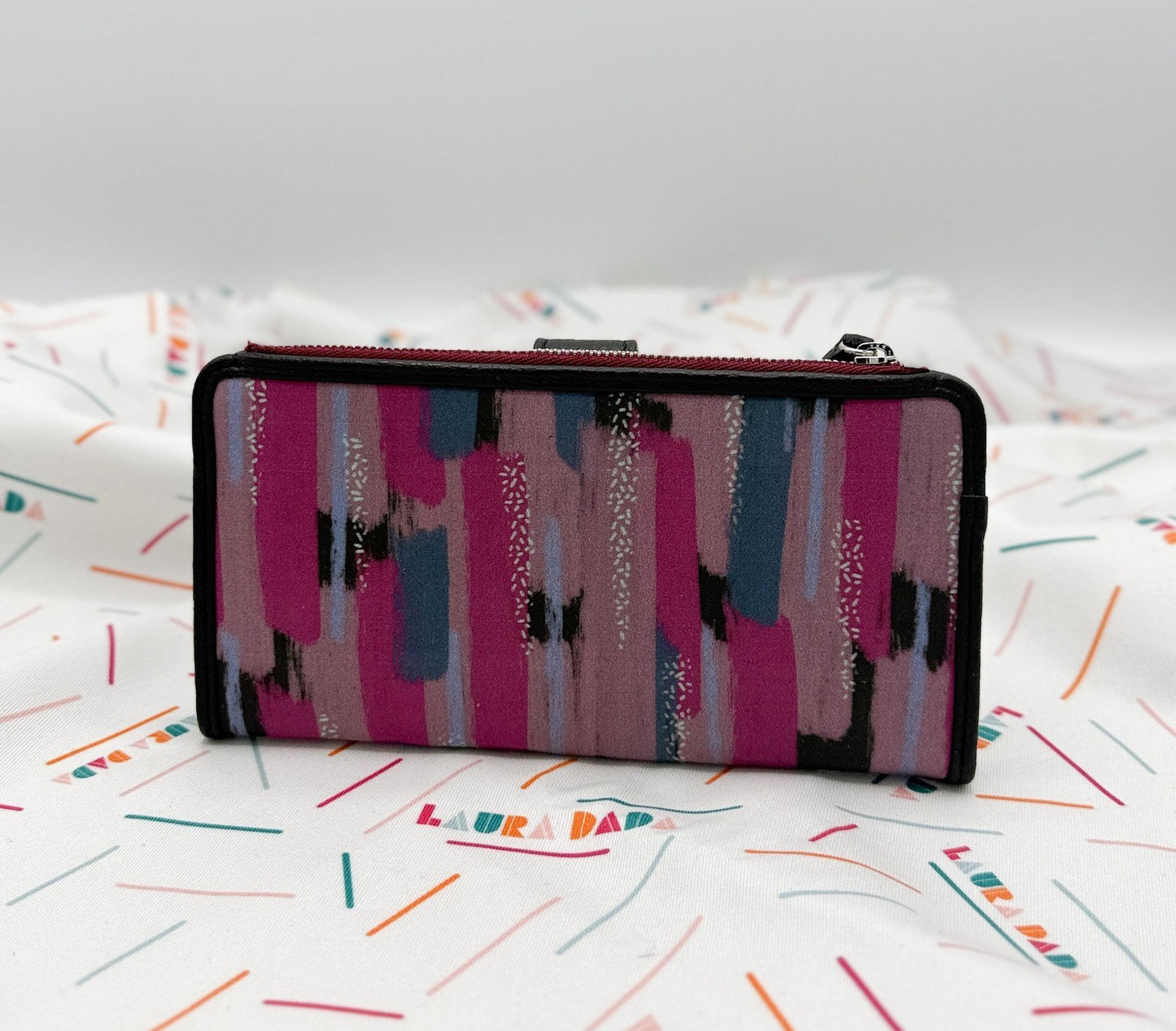 Portafoglio TILDA pelle nera e stampa Brush + Star Box ✨