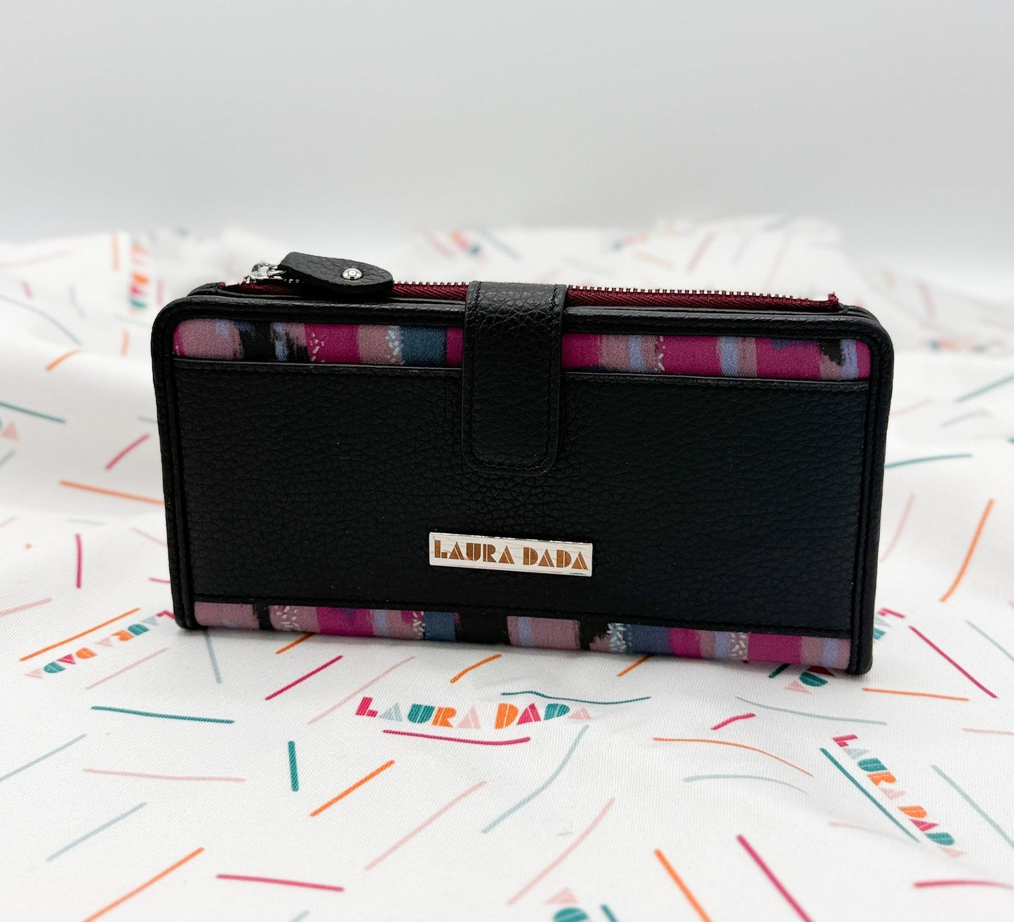 Portafoglio TILDA pelle nera e stampa Brush + Star Box ✨