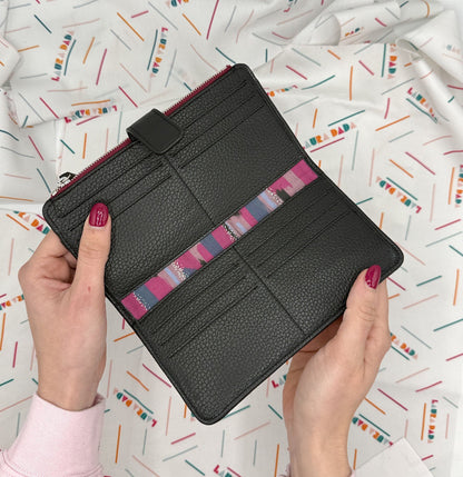 Portafoglio TILDA pelle nera e stampa Brush + Star Box ✨