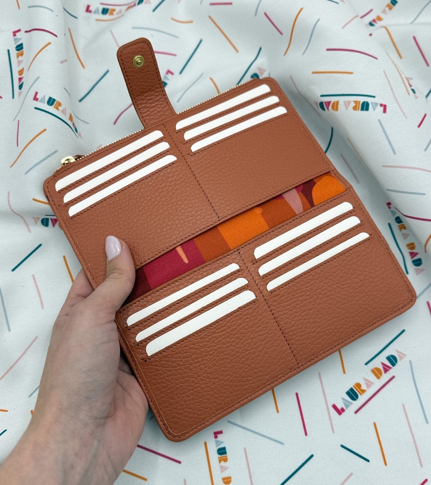 Portafoglio TILDA pelle terracotta e stampa Riverside + Star Box