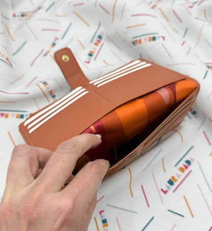 Portafoglio TILDA pelle terracotta e stampa Riverside + Star Box