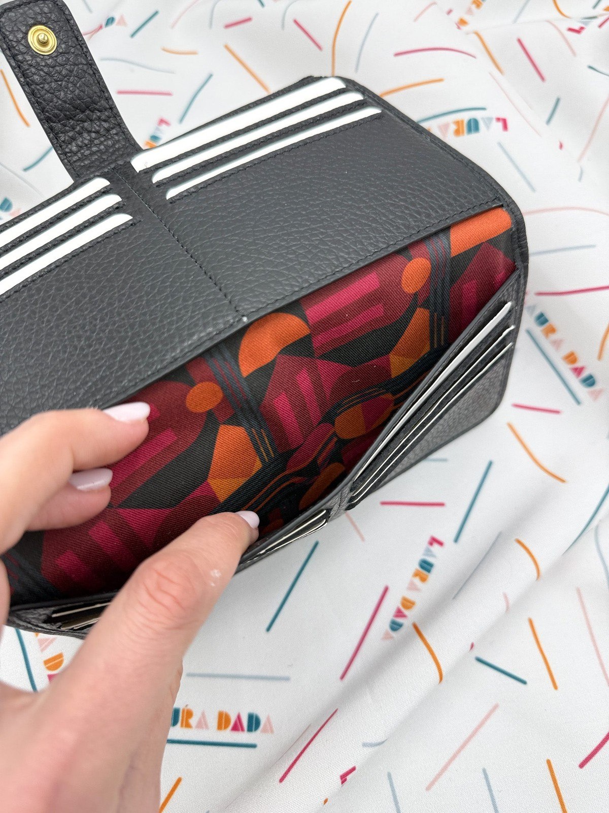 Portafoglio TILDA pelle nera e stampa House of the Sun + Star Box