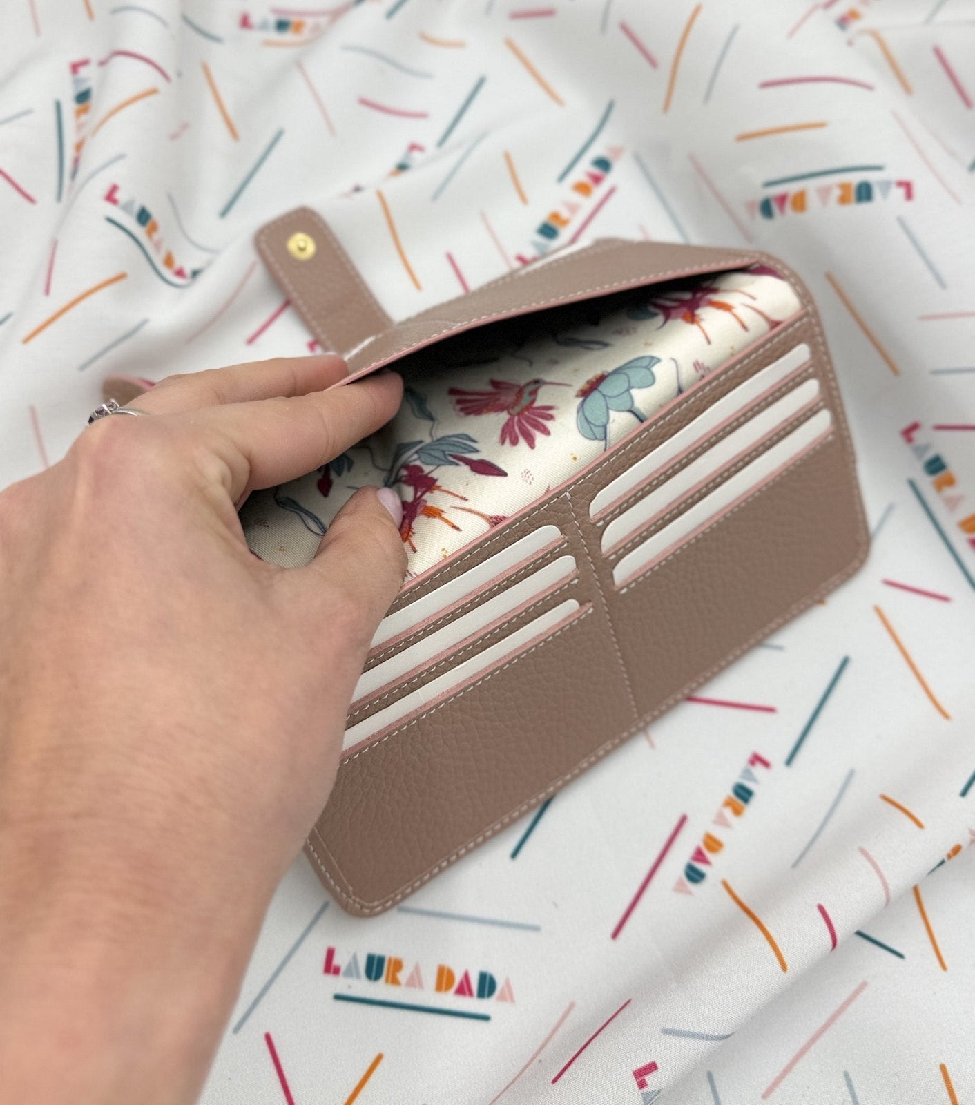 Portafoglio TILDA pelle quarzo rosa e stampa Colibrì + Star Box