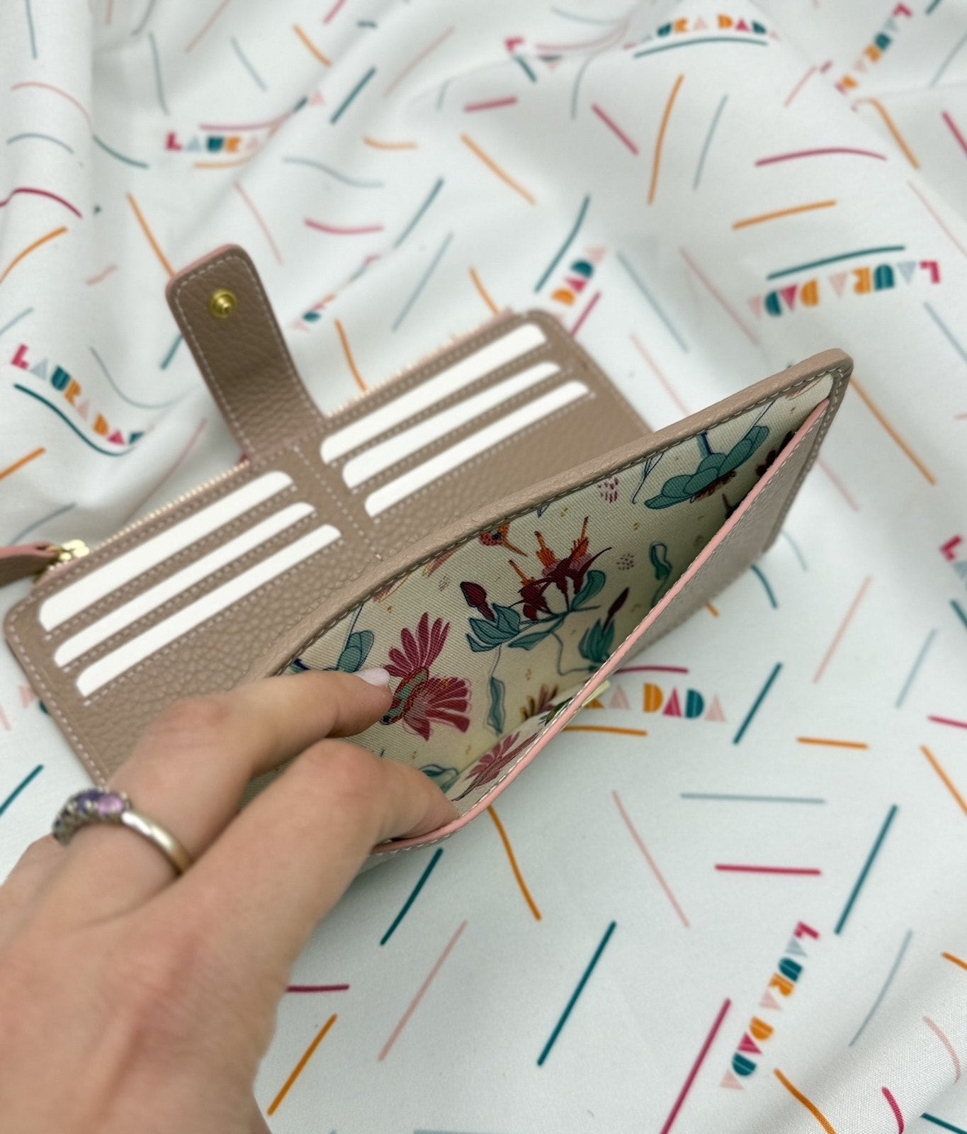 Portafoglio TILDA pelle quarzo rosa e stampa Colibrì + Star Box