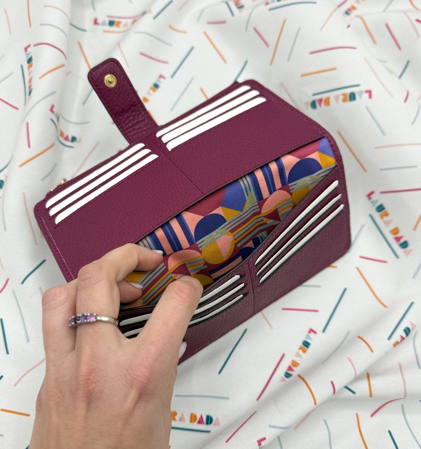 Portafoglio TILDA pelle ciclamino e stampa House of the Sun + Star Box