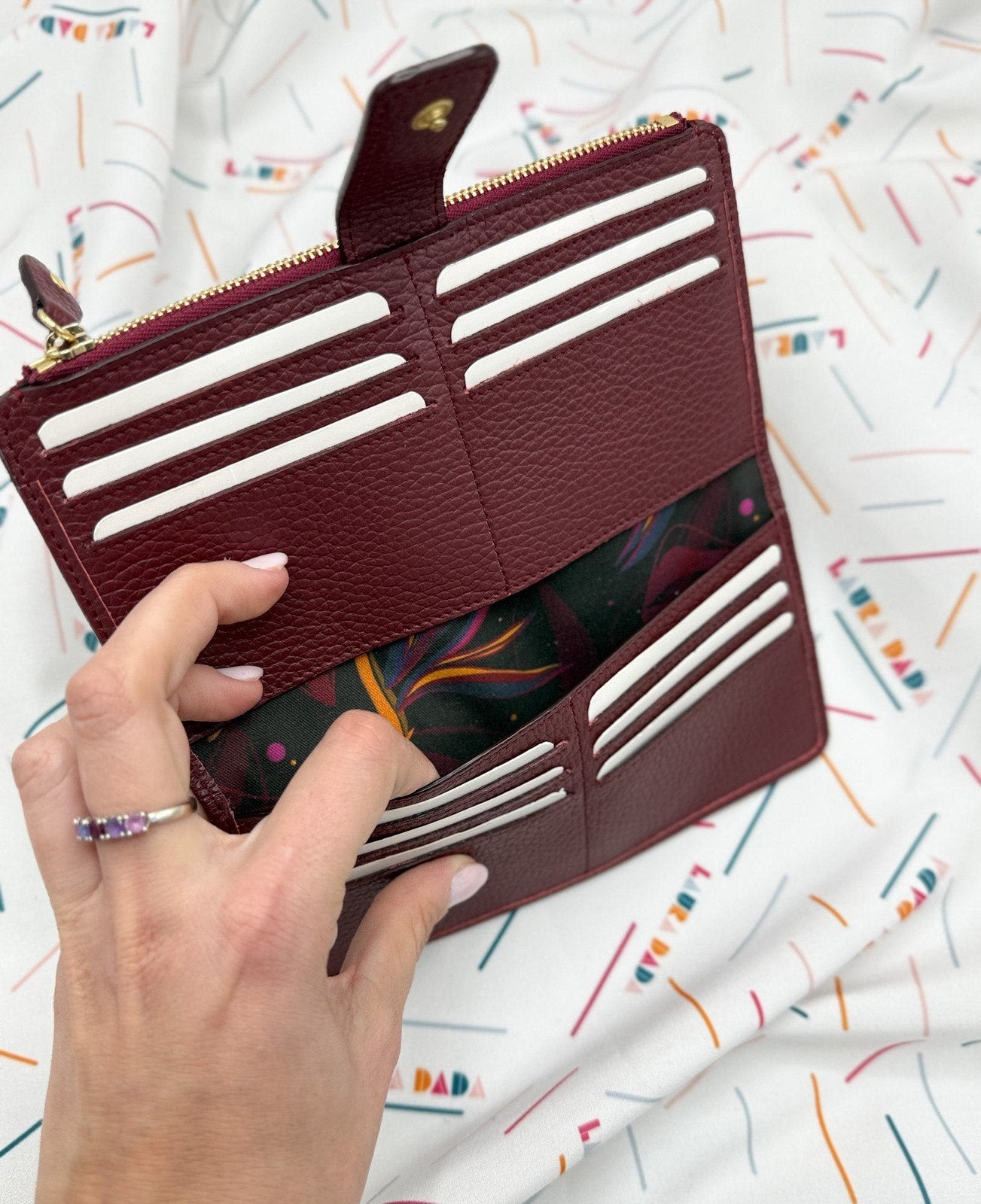 Portafoglio Tilda pelle Borgogna e stampa Sterilizza + Star Box