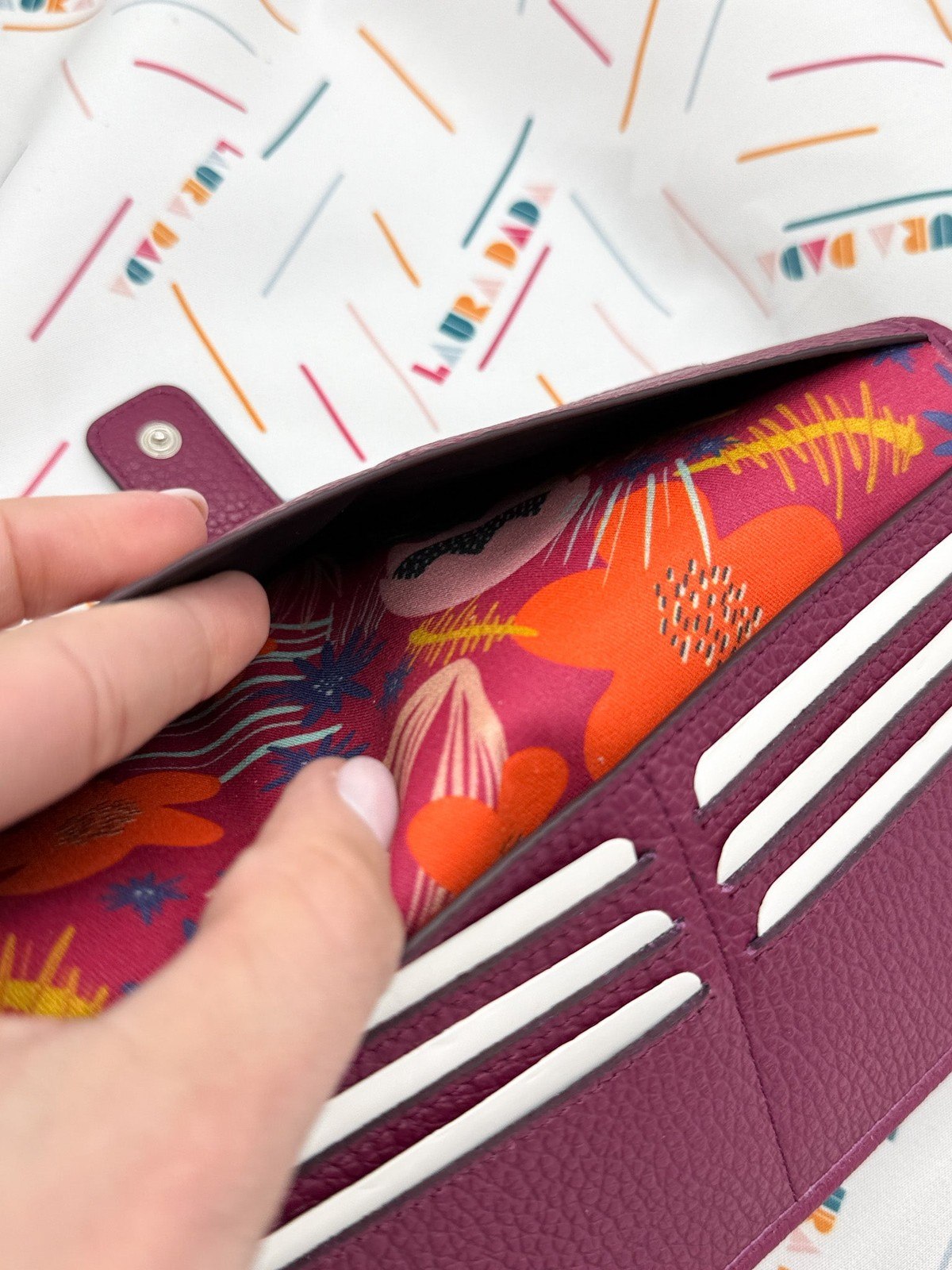 Portafoglio TILDA pelle ciclamino e stampa Tropical + Star Box