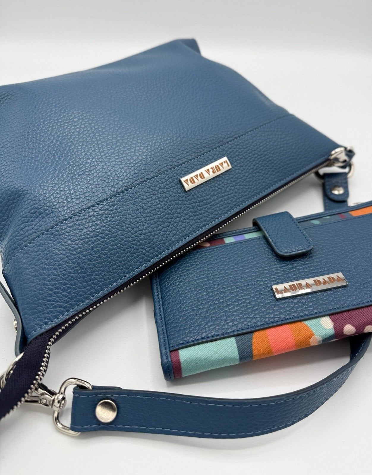 Tracolla MONDRIAN 4in1 monocolore in pelle blu pavone - stampa interna