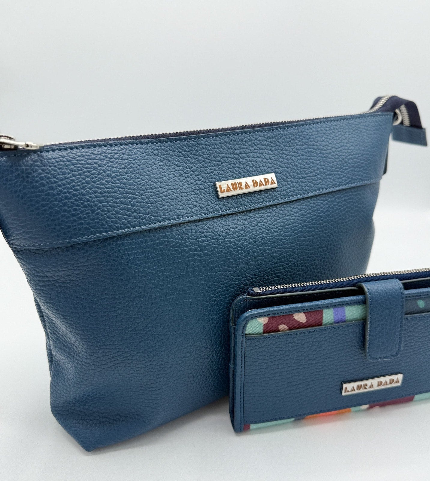 Tracolla MONDRIAN 4in1 monocolore in pelle blu pavone - stampa interna